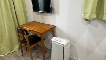1 bedroom, desk, free WiFi
