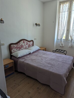 Doppelzimmer | Schreibtisch, schallisolierte Zimmer, kostenloses WLAN, Bettwäsche