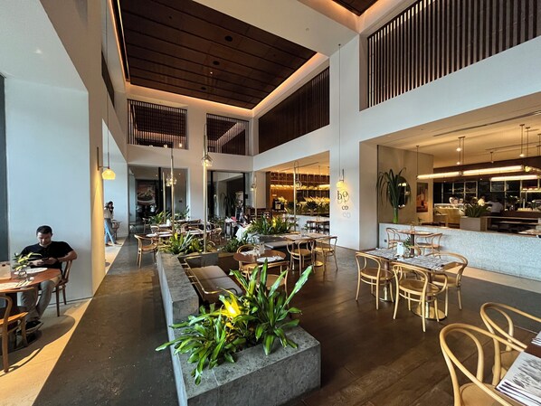 Dining - Scenic Balcony Suite @ EST Bangsar with Amazing Night View Perfect for Couples (Brickfields)