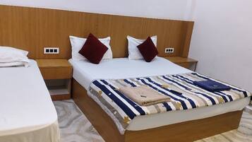 Soundproofing, free WiFi, bed sheets