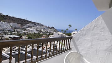 Apartamento, 1 quarto, para fumantes, sacada | Terraço/pátio