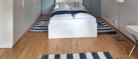 1 chambre, fer et planche Ă repasser, Wi-Fi gratuit, draps fournis