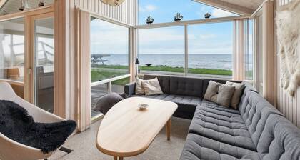 "Aswith" - 5m from the sea by Interhome