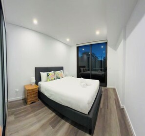 2 chambres, fer et planche à repasser, Wi-Fi, draps fournis
