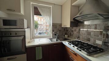 Mikrowelle, Ofen, Herdplatte, GeschirrspĂŒler