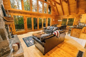 Smart TV, chimenea, videojuegos, estéreo