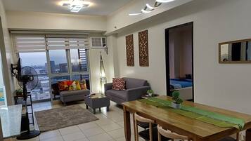 3 bedrooms, desk, iron/ironing board, free WiFi