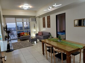 3 bedrooms, desk, iron/ironing board, free WiFi