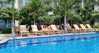 3-bedroom condo in the heart of Iloilo City with pool, fitness room, WiFi