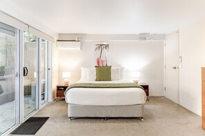 4 Schlafzimmer, Bügeleisen/Bügelbrett, Reisekinderbett, WLAN