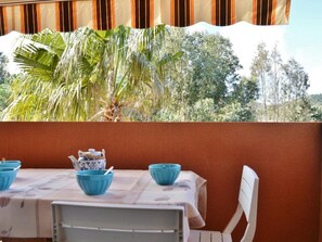 Outdoor dining - Beachfront Studio w/ Pool & Tennis, Sleeps 4 (Bormes-les-Mimosas)