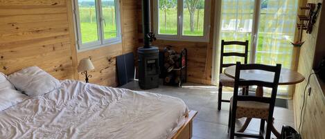 1 bedroom, WiFi, bed sheets