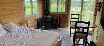 Châlet with 2000m² grounds and pond 