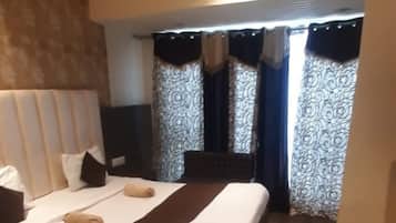 Standard Double Room, City View | Free WiFi, bed sheets
