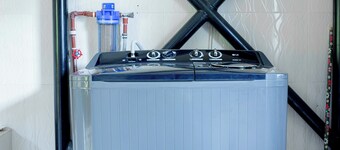 L &j modern backpackers BnB