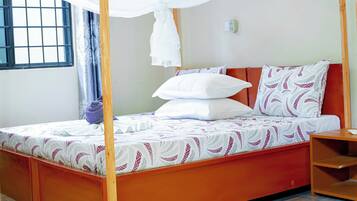 Hypo-allergenic bedding, desk, laptop workspace, free WiFi