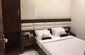 Free WiFi, bed sheets