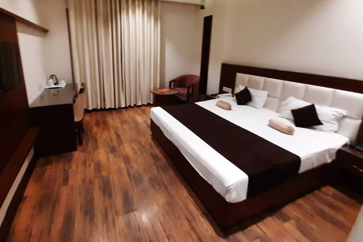 Deluxe Double Room, City View