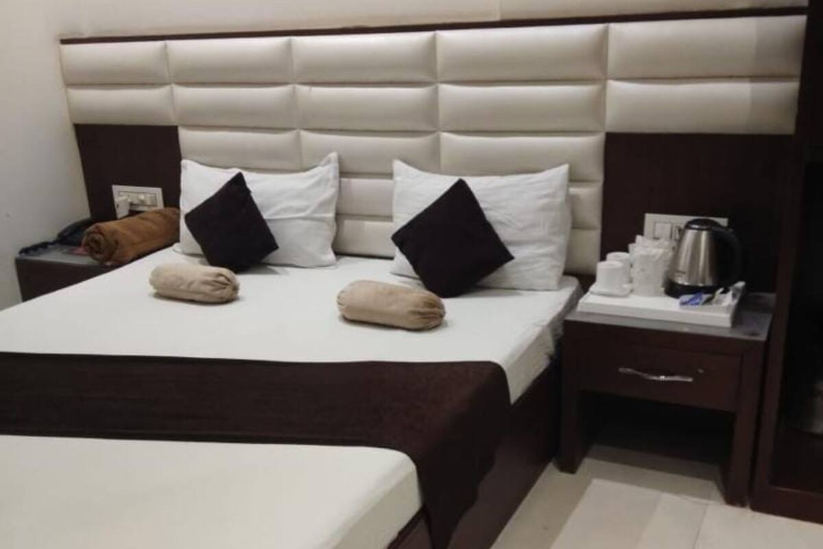 Free WiFi, bed sheets