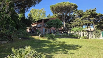 Enceinte de lâhĂ©bergement