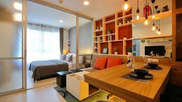 1 bedroom, desk, iron/ironing board, WiFi