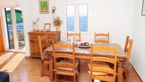 하우스 (Four Bedroom Holiday Home) | 다이닝룸