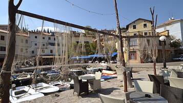 Estudio (Studio with Garden) | Exterior