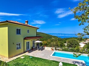 Exterior - Wonderful Brsec Apartments With Sea View and Shared Pool (Moscenicka Draga)