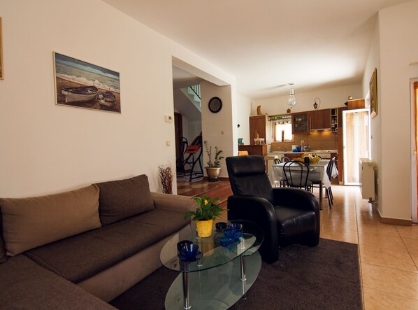 House (Four Bedroom Holiday Home) | Living room | 32-inch flat-screen TV with cable channels - Elegant Holiday Home With Private Gym and Roof Terrace (Viskovo)