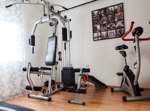 House (Four Bedroom Holiday Home) | Gym