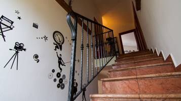 House (Four Bedroom Holiday Home) | Staircase