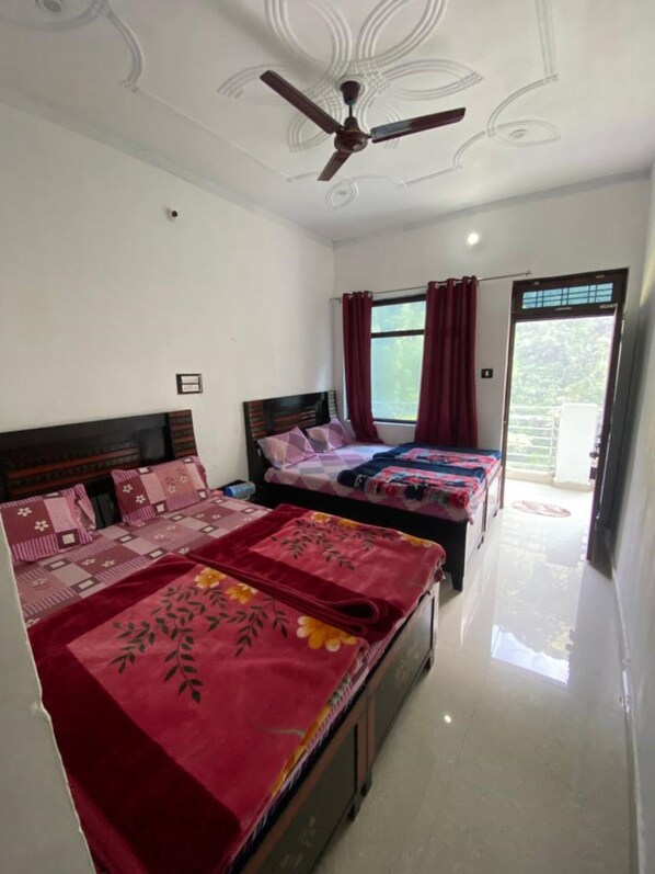 Free WiFi, bed sheets