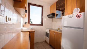 Apartament (Two Bedroom Apartment with Sea View) | Cuina privada | Frigorífic