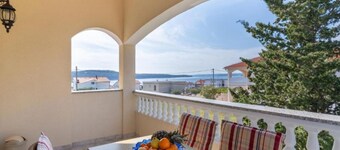 Beachside Serenity Apartments in Barbot