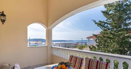 Beachside Serenity Apartments in Barbot