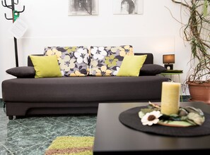 Studio (Studio Apartment with Balcony and Sea) | Living room