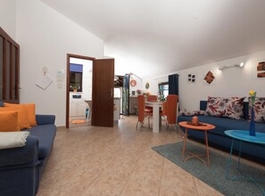 32-inch flat-screen TV with satellite channels - Stylish Lovran Sea View Apartments (Lovran)