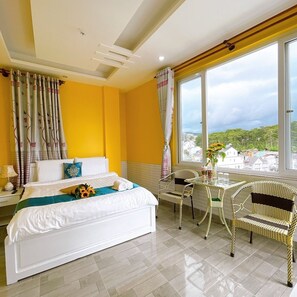 Comfort Double Room, Balcony, Mountain View | Minibar, desk, soundproofing, iron/ironing board - Hai Long Vuong Hotel (Da Lat)