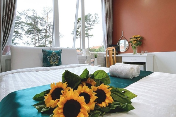 Superior Double Room, City View | Minibar, desk, soundproofing, iron/ironing board