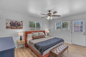 4 bedrooms, desk, iron/ironing board, free WiFi