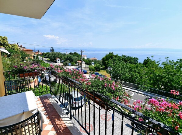 Doppelzimmer (Double Room with Balcony) | Balkon