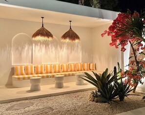 Terrace/patio - Luxurious two-bedroom villa in Bingin (Kecamatan Kuta Selatan)