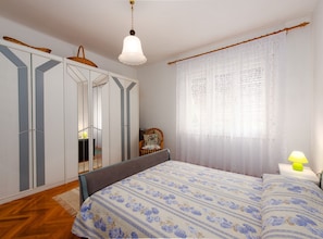 Íbúð (One Bedroom Apartment with Sea View) | 1 svefnherbergi, ókeypis þráðlaus nettenging