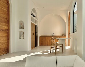 TV, offices - One bedroom villa in Bingin (Kecamatan Kuta Selatan)