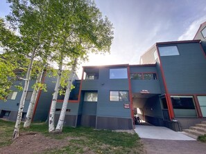 Exterior - Telluride Lodge, Your mountain gateaway with amazing service and very affordable (Telluride)