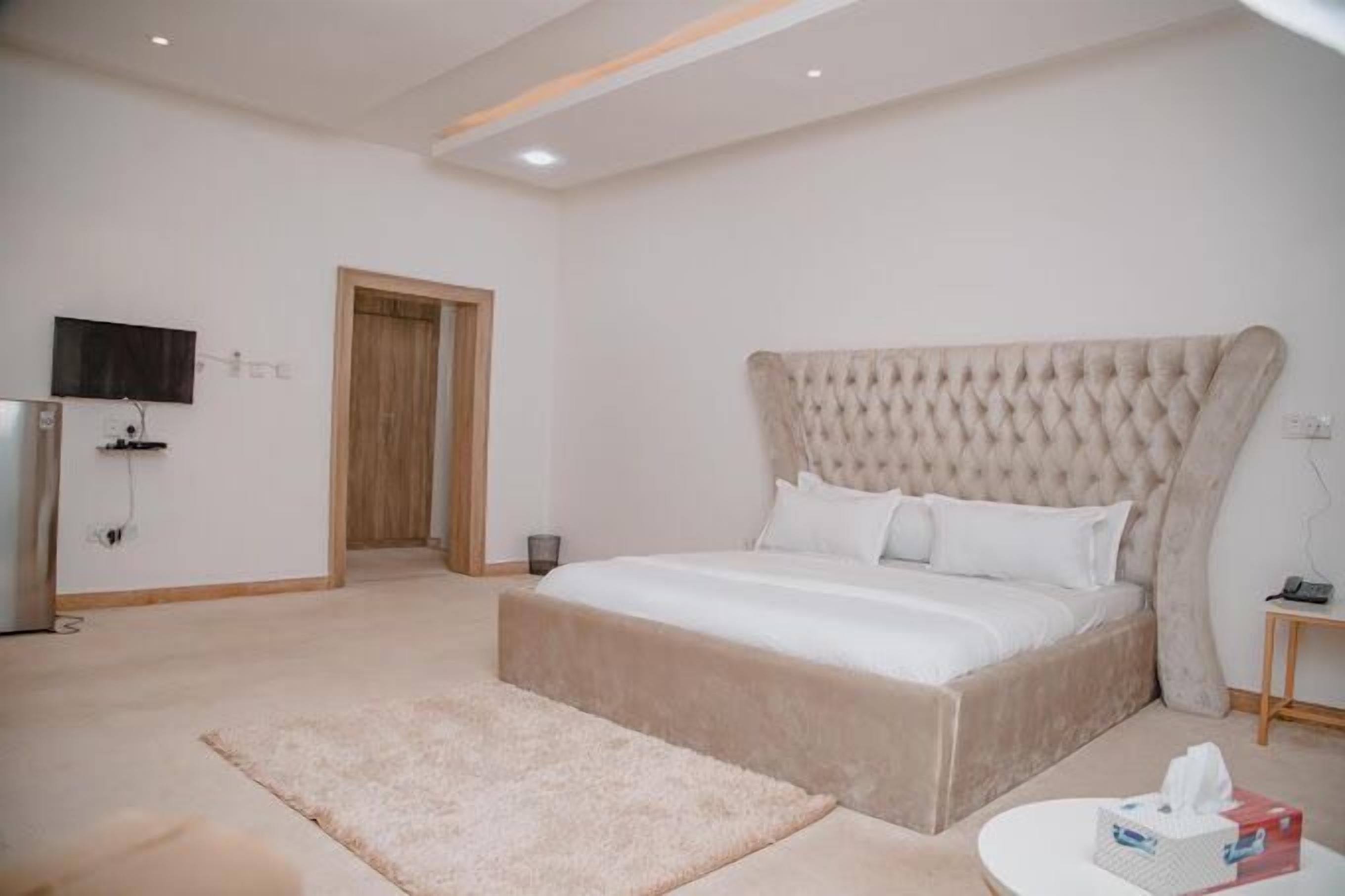 Economy Room, Balcony, City View | Desk, laptop workspace, free WiFi