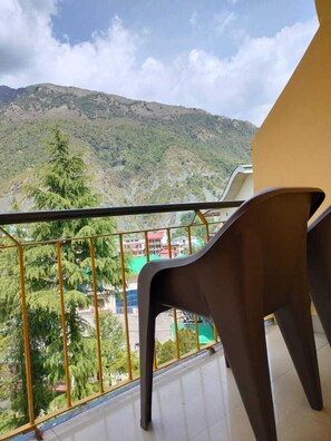 Balcony view - Hotel Eco Nest (Dharamshala)