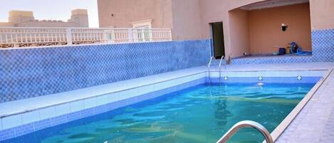 Kolam renang terbuka