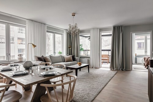 Stylish Waterfront Apt Stockholm