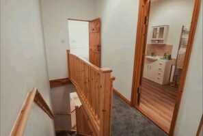 Interior - Cosy Cottage Mid Town on Quiet Road (Sudbury)